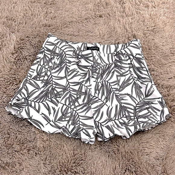 1. State High-Waist Shorts - Picture 1 of 10